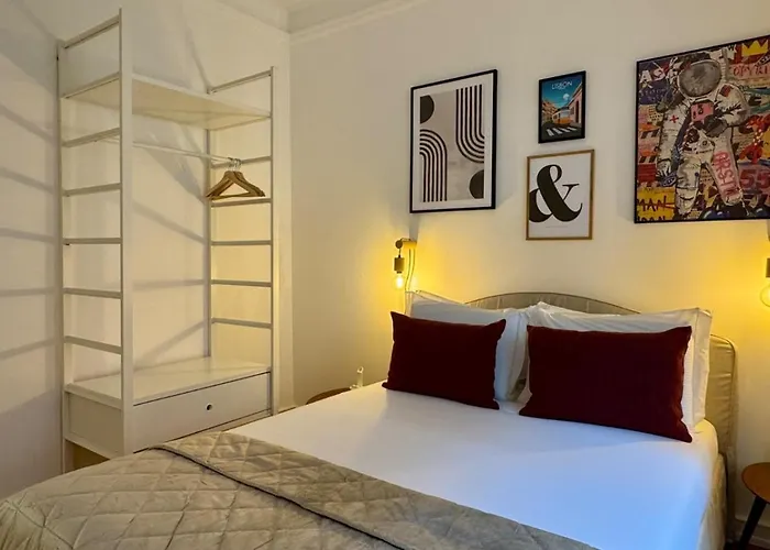 Whome Charming&stylish In Benfica