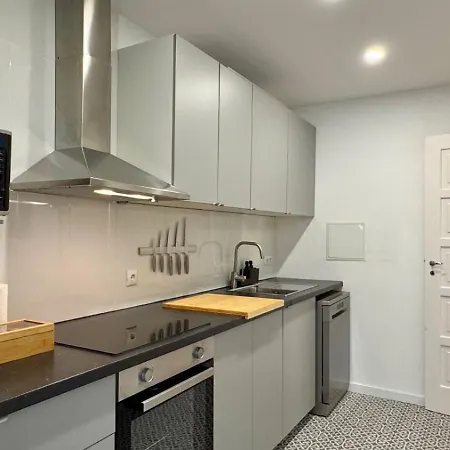 Whome Charming & Stylish In Benfica ליסבון